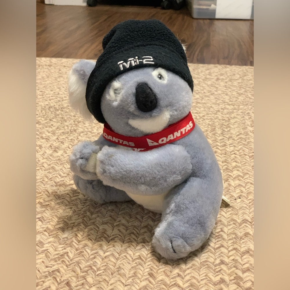 Mamiye Mission Impossible 2 Qantas Aussie 9” Promo Koala Plush with Beanie 1999